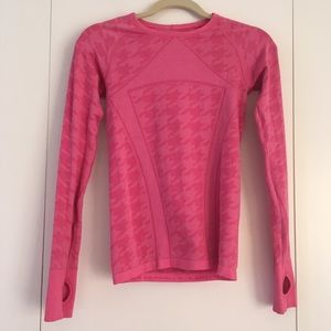 Ivviva long sleeve houndstooth pattern tee